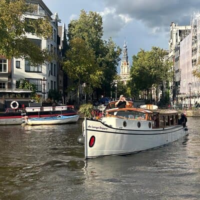 Amsterdam: The Bulldog Boat Tour, Smoke-Friendly incl. 2 Drinks 4