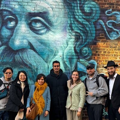 Hasidic Brooklyn Walking Tour – Inside the Community with a Local