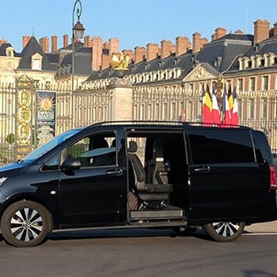 Private Transfer Paris ↔ Versailles Palace (Round Trip) by van 2