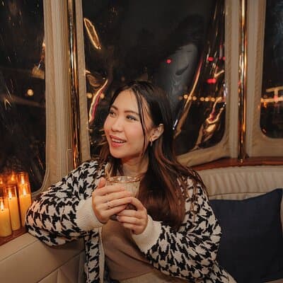 Amsterdam 2-Hour Evening Cruise With Live Guide and Bar 2