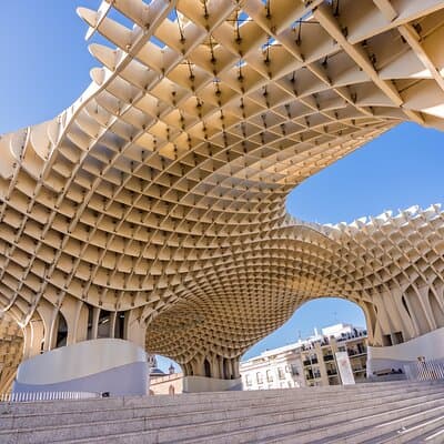 Private Transfer from Lisbon to Seville with 2 hours for sightseeing 4