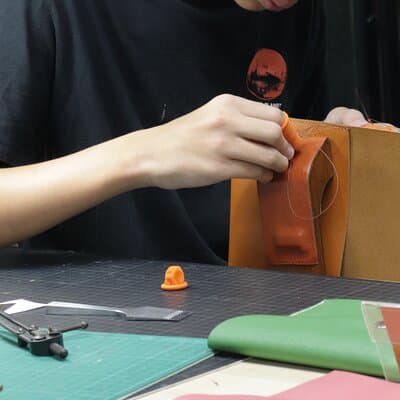 Enjoy & Learn - Making a Custom Clutch Bag in Leather Studio 4