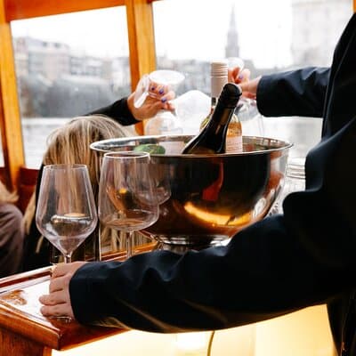 Amsterdam: Experience the All inclusive Saloon boat cruise 5