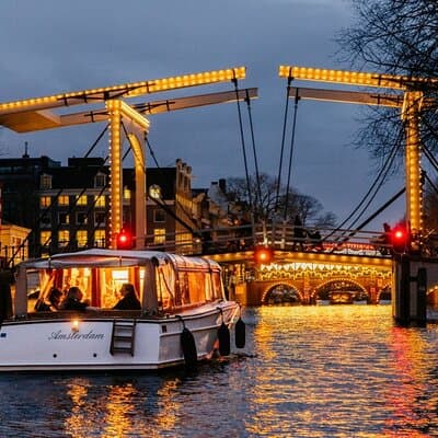 Amsterdam: Experience the All inclusive Saloon boat cruise