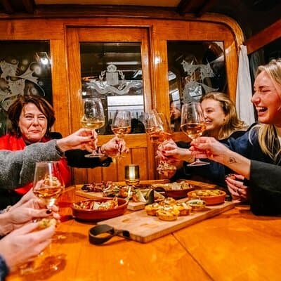Amsterdam: Experience the All inclusive Saloon boat cruise 4