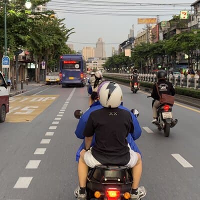 Motorbike Food Adventure and Amazing Night Market Tour 4