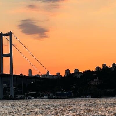 Luxury Private Yacht Cruise on Bosphorus Istanbul 3