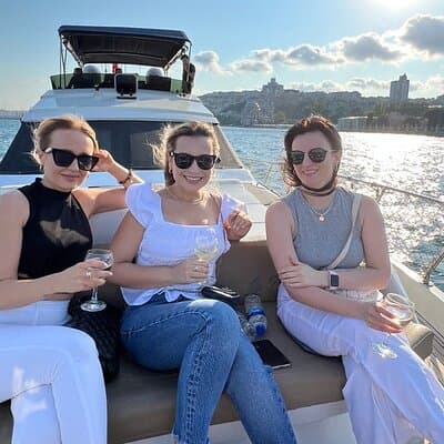 Luxury Private Yacht Cruise on Bosphorus Istanbul 4
