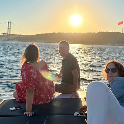 Luxury Private Yacht Cruise on Bosphorus Istanbul 5