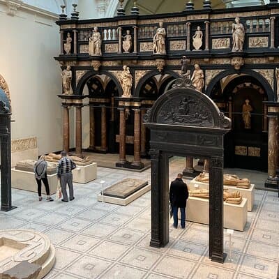 Victoria and Albert Museum Private Tour with Art Specialist 2