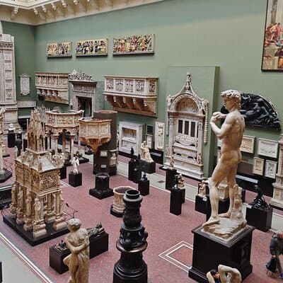 Victoria and Albert Museum Private Tour with Art Specialist 3