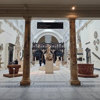 Victoria and Albert Museum Private Tour with Art Specialist 4
