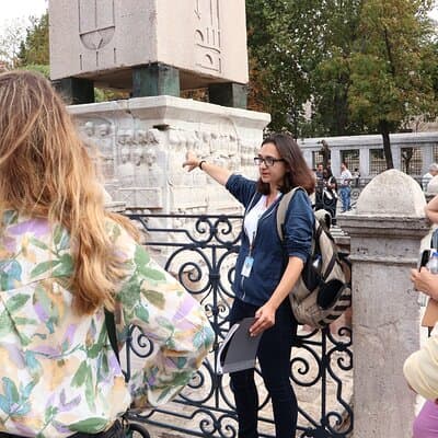 Blue Mosque Sultanahmet Old Town and Hippodrome Walking Tour