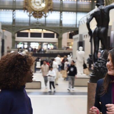 Skip-the-Line Private Orsay Tour with Artist 4