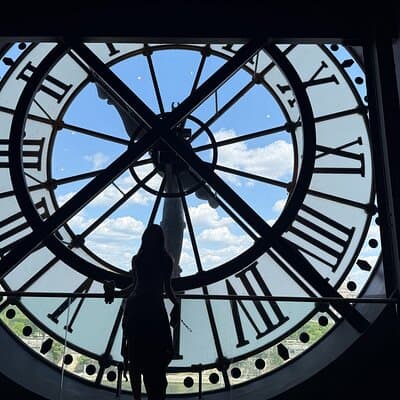 Skip-the-Line Private Orsay Tour with Artist 3