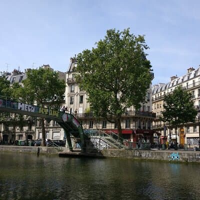 Cycling along the Canal Saint-Martin 4