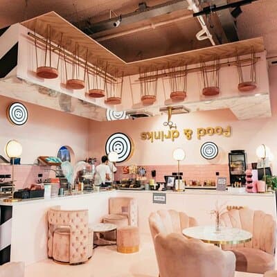 Amsterdam The Upside Down Experience Ticket with Unlimited Photos 3