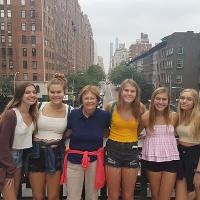 Explore the High Line: Small Group Walking Tour