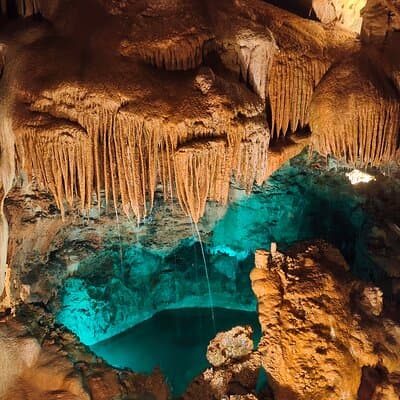 Lisbon: Dinosaur Footprints, Caves, and Obidos Tour