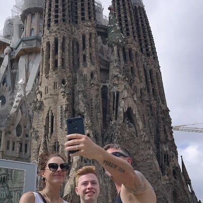 Gaudi & Sagrada Familia for Small Group Guided Tour with Tickets 5