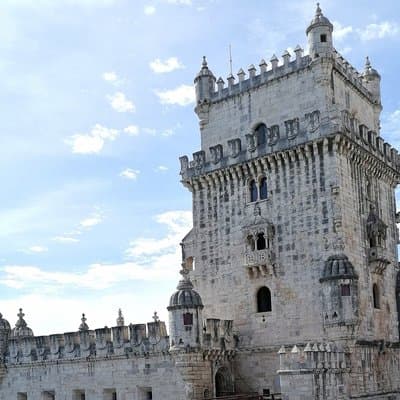 Lisbon Highlights PRIVATE Half Day Tour with a local Guide
