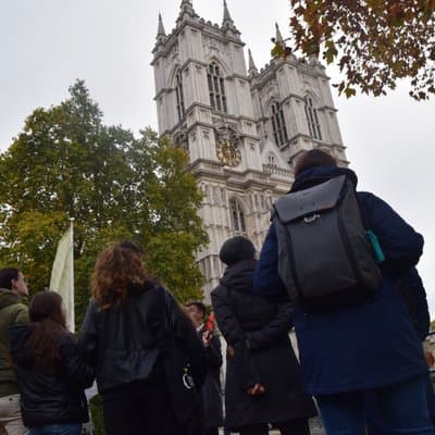 London’s Most Entertaining Tour: Magic, History and Laughter 4