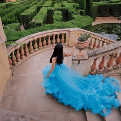 Barcelona: Glamour Wow Dress Photoshoot in Spectacular locations 5