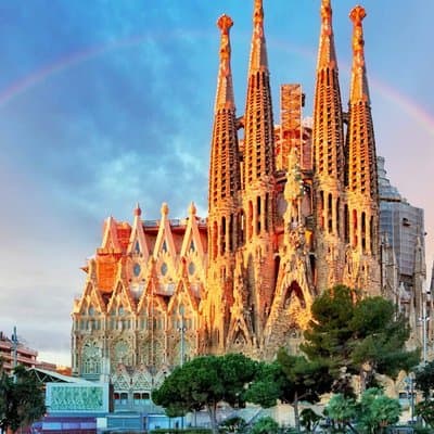 Sagrada Familia Tour: Gaudí’s Secrets (Exterior) 2026