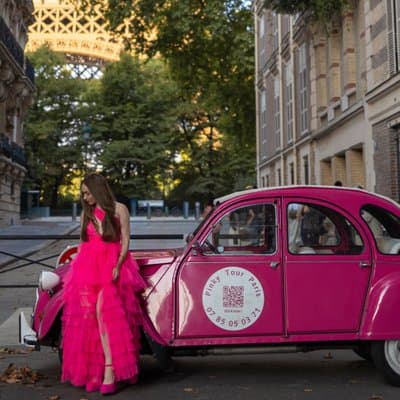 Emily in Paris Tour - in a Pink Citroƫn 2cv 2