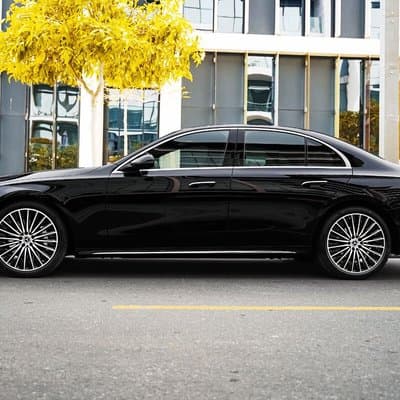 Private Transfer: Paris Airport CDG to Port of LE HAVRE in Business Car
