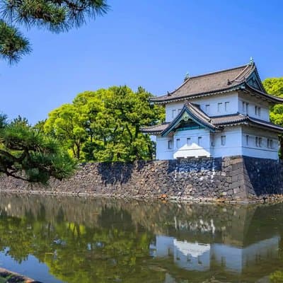 Tokyo Station and Imperial Palace 1 Hour Guided Tour 2