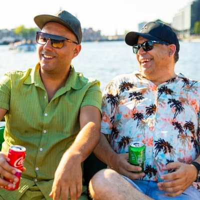Amsterdam: Guided Open Boat Canal Cruise Unlimited Drinks Option 4