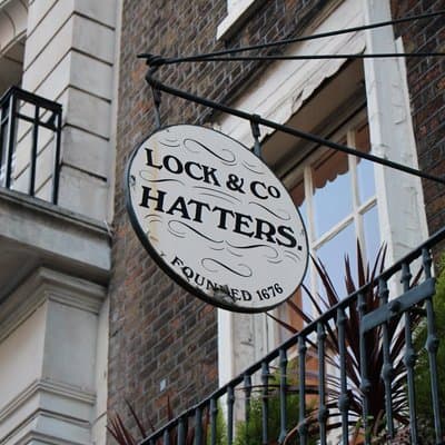 Private Kingsman Filming Locations Tour by Black Taxi in London 4