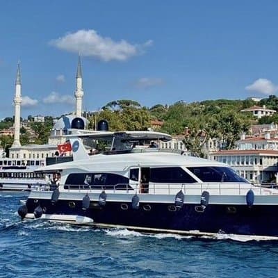 Bosphorus Yacht Cruise with Stop on the Asian Side 2