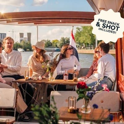 Amsterdam: Luxury Canal Cruise including Cocktails & Snacks