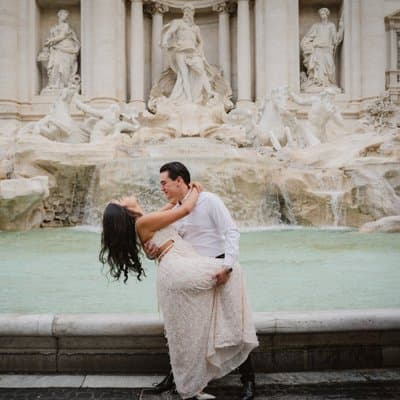 Rome : Photoshoot at Iconic Landmarks(Trevi Fountain & Colosseum) 4