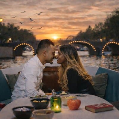 Amsterdam: Private Romantic Evening Canal Cruise + Bubbles/Snacks
