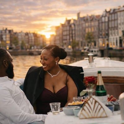 Amsterdam: Private Romantic Evening Canal Cruise + Bubbles/Snacks 4