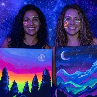 Paint & Wine Workshop in Barcelona in creative studio 3