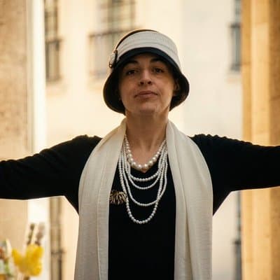 The Secrets of Coco Chanel : Unraveling the Fashion Icon 2