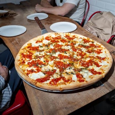 NYC Pizza Tour: Discover New York Cityâs Best Pizza Slices 4