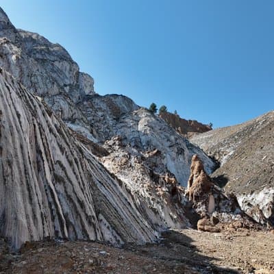 Private Cardona and Salt Mountain Cultural Park Tour with Hotel pick-up