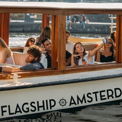 Amsterdam Classic Saloon Boat Canal Cruise with Live Guide 2