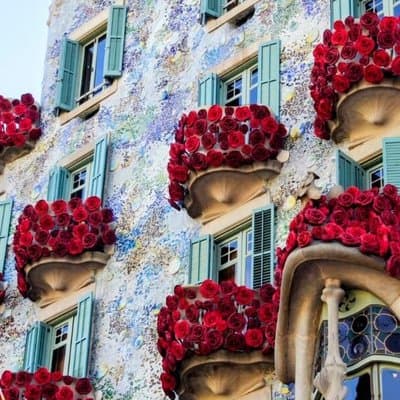 Barcelona: GaudĂ Highlights & Modern Tapas Tasting (Small Group) 4