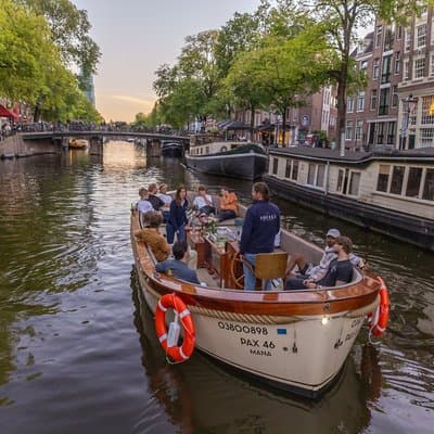 Amsterdam: 2-Hour Canal Cruise incl. Drinks & Dutch Snacks 2