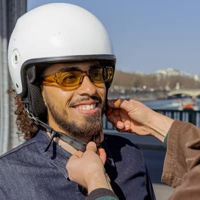 Paris: Shoot a Vertical Video on a Sidecar with a Pro Filmmaker 4