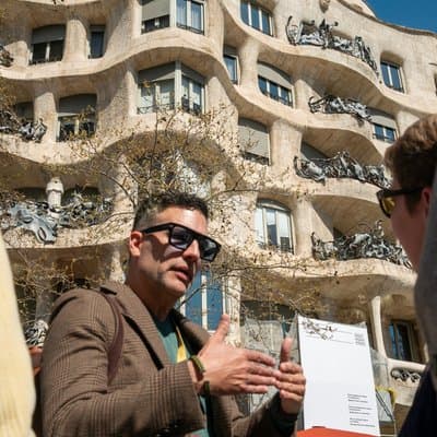 Barcelona in 1 Day: Sagrada Familia,Park Guell, La Pedrera, Tapas 4